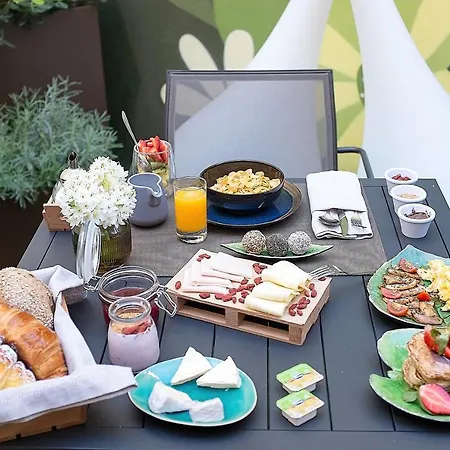 The Leaf Boutique By Omid (adults Only) 3*