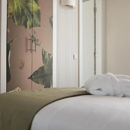 Hotel The Leaf Boutique