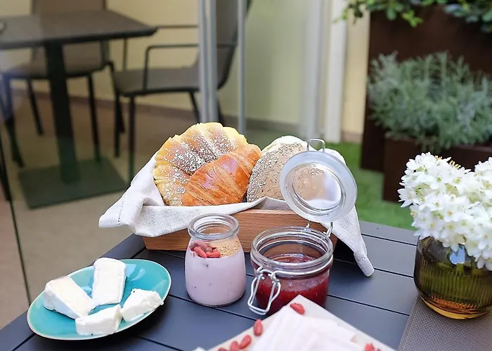 The Leaf Boutique - Adults Only 3*