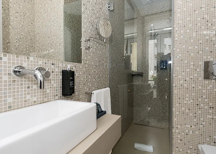 The Leaf Boutique - Adults Only 3*