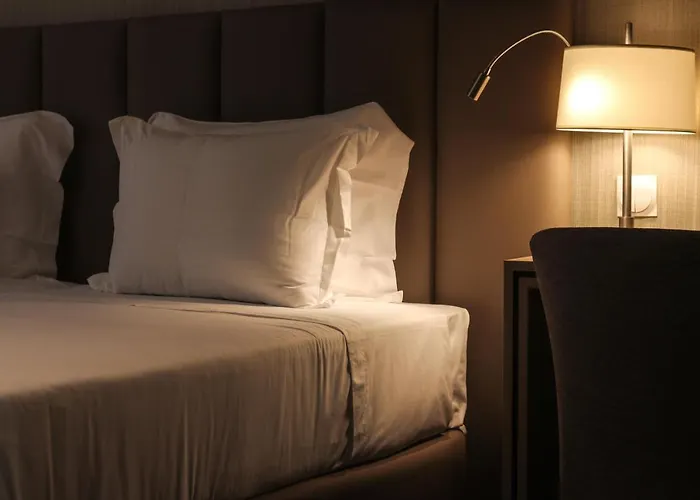 The Leaf Boutique - Adults Only 3*