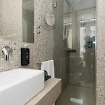 The Leaf Boutique - Adults Only 3*
