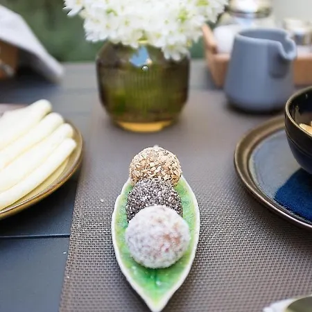 The Leaf Boutique - Adults Only