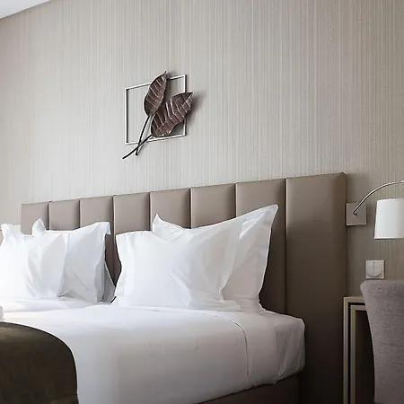 The Leaf Boutique - Adults Only