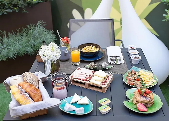 The Leaf Boutique - Adults Only 3*